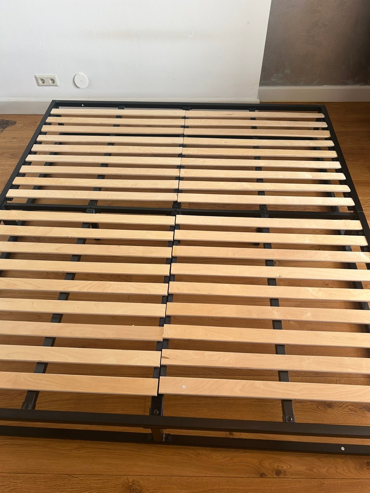 Emma bedframe met lattenbodem en matras - 180x200 cm, Ophalen, Gebruikt, Zwart, Tweepersoons