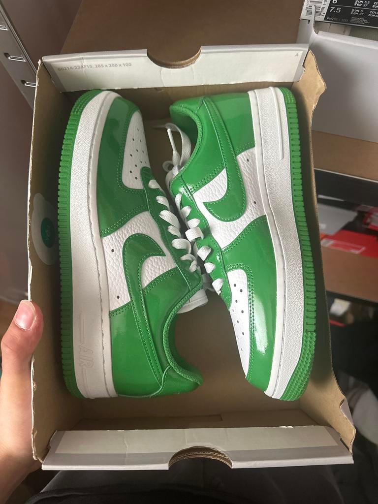 Nike Air Force 1 '07 WMNS Kelly Green/White, Kleding | Dames, Schoenen, Nieuw, Ophalen of Verzenden, Sneakers of Gympen, Groen