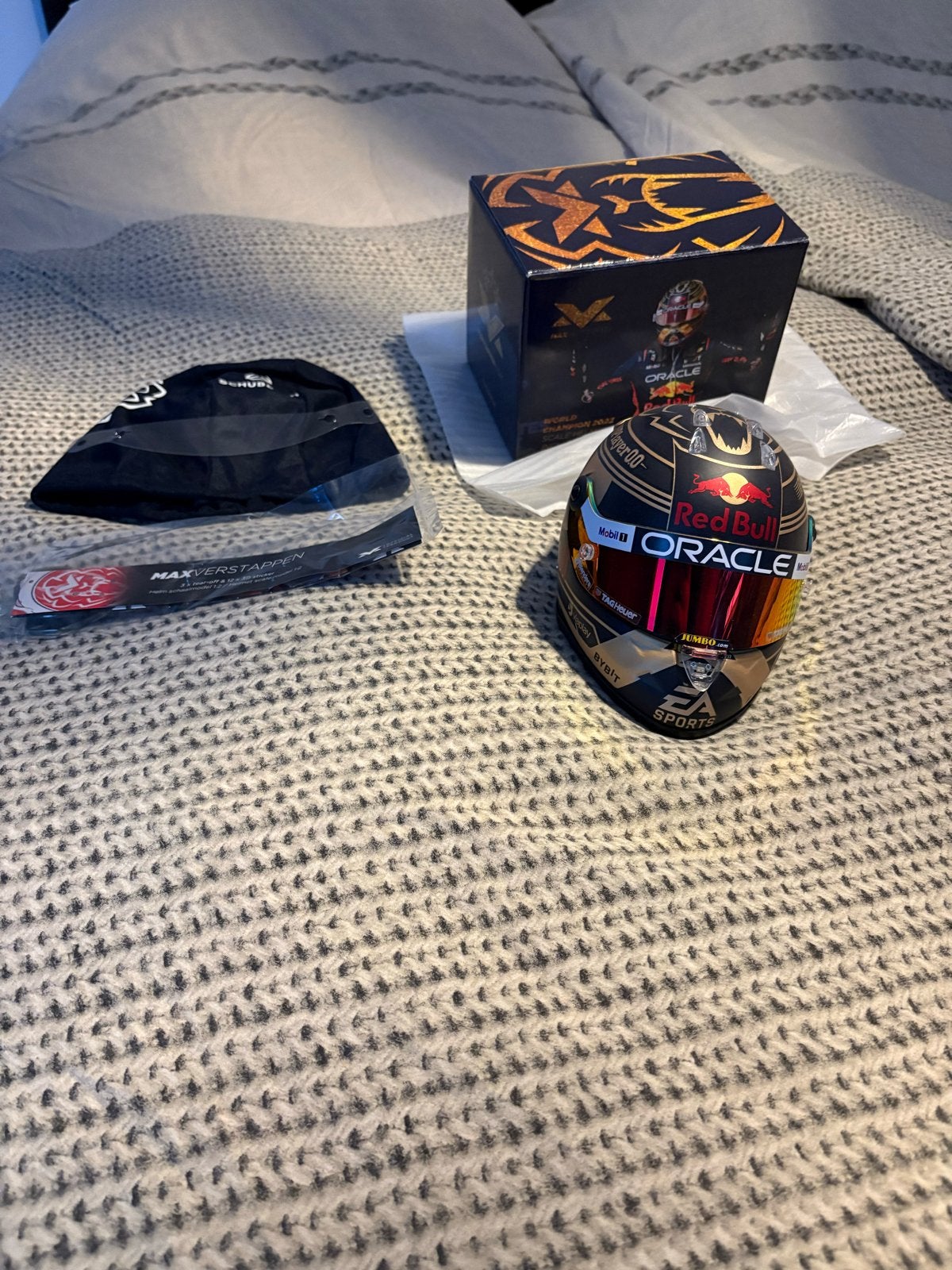 Max Verstappen 2023 Wereldkampioen Mini Helm 1:2, Ophalen of Verzenden, Nieuw, Formule 1