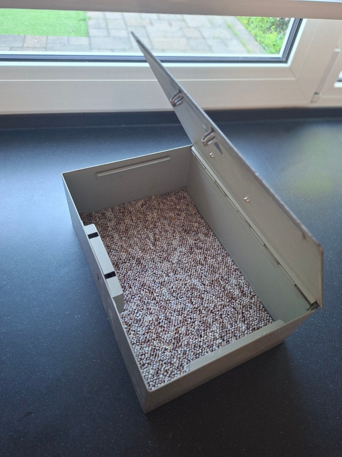 Brandwerend Geldkistje met Sleutel - Ca. 10x20x30 cm, Ophalen