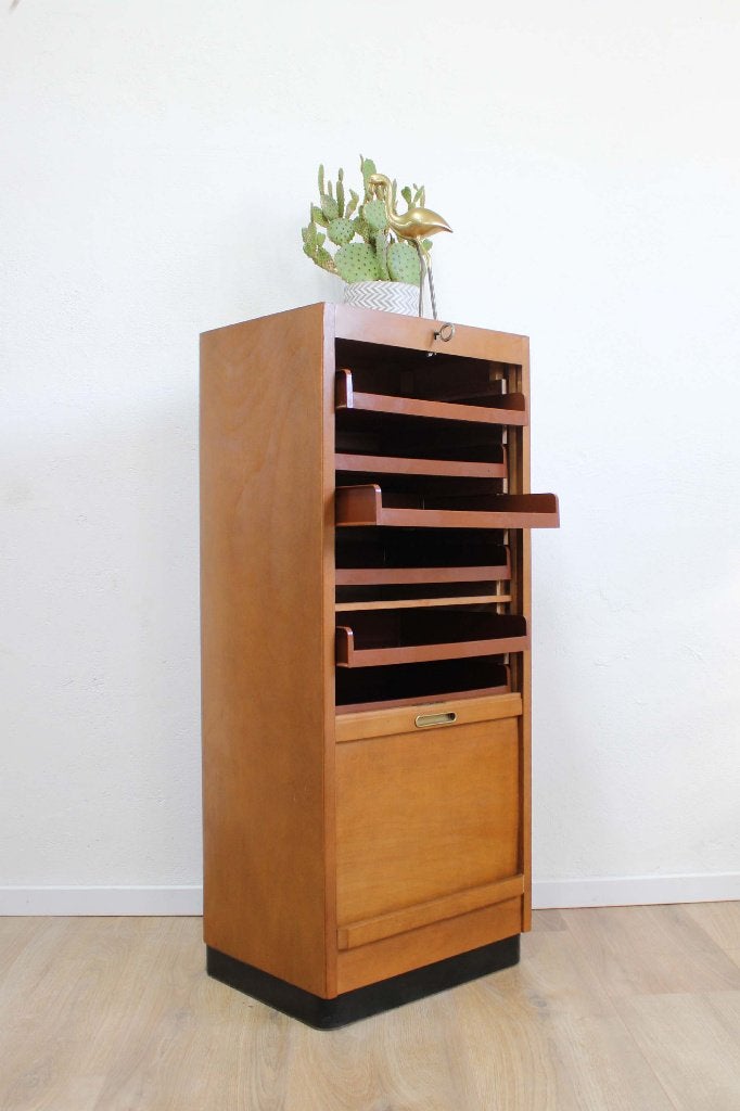 Houten vintage rolluik kast. Retro archiefkast met roldeur., Ophalen, Overige houtsoorten, O, 100 tot 150 cm