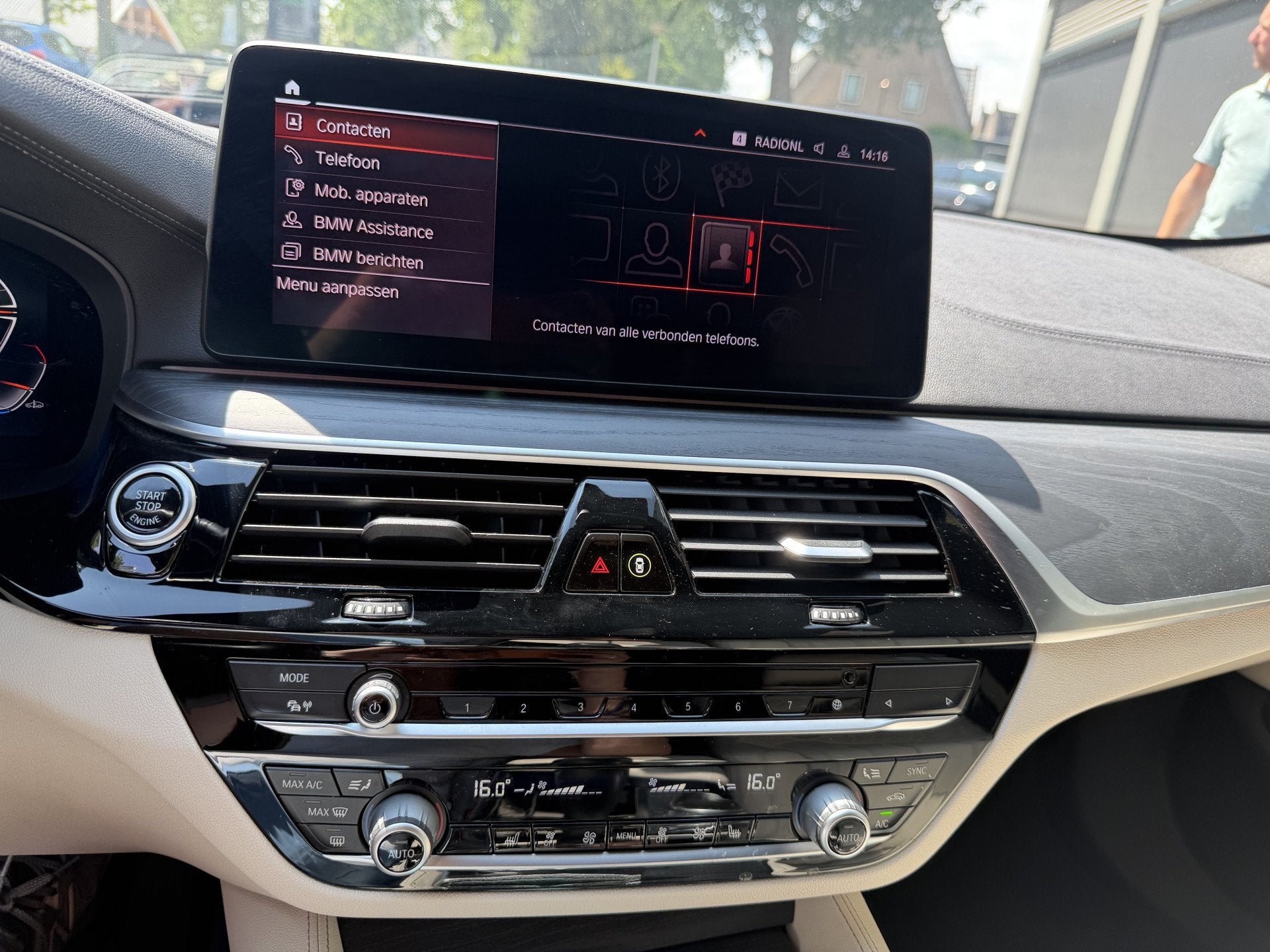 Foto 98 van BMW 5 Serie Touring 520i High Executive | Pano | Leder | 04-