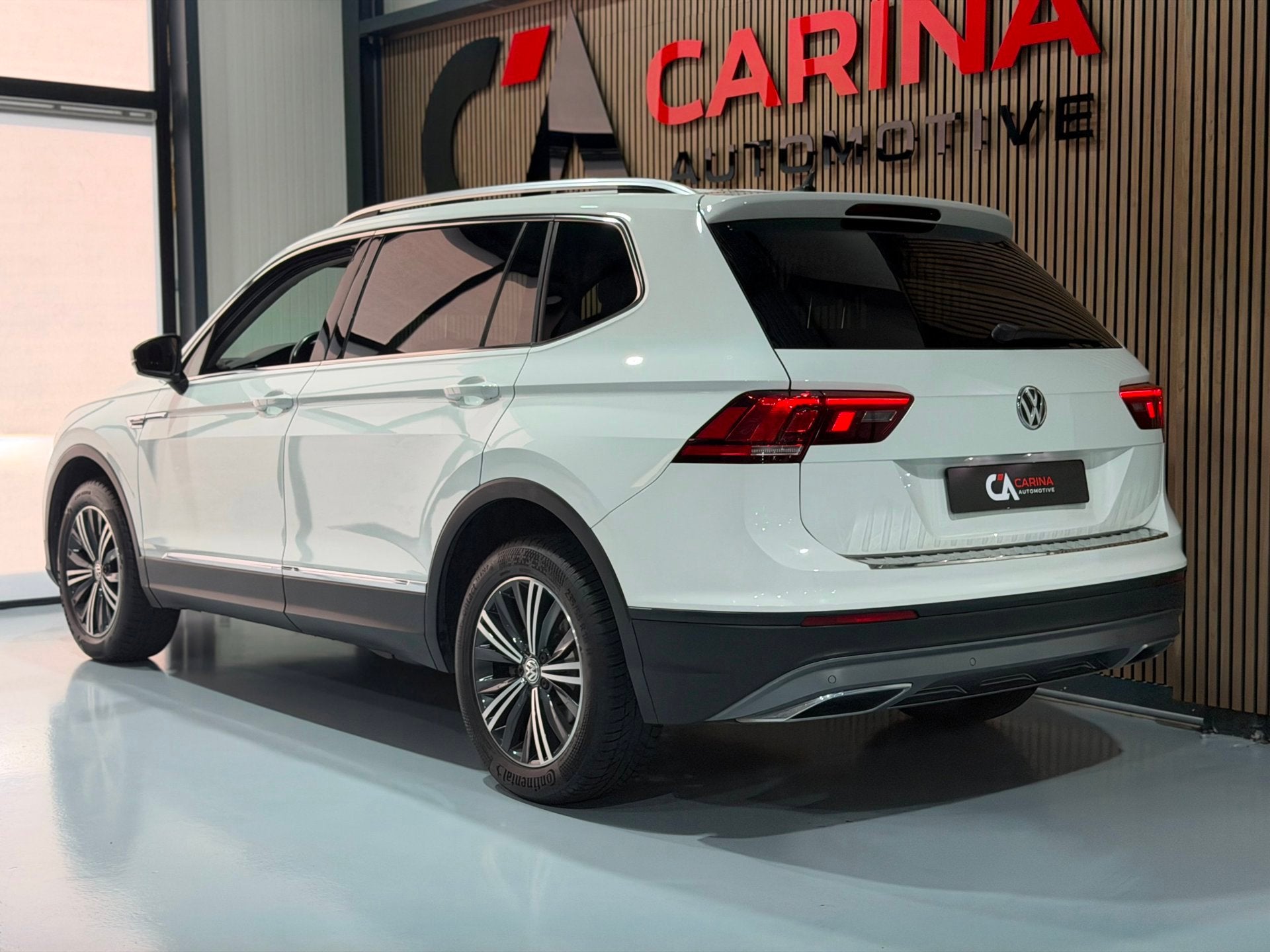 Volkswagen Tiguan Allspace 1.4 TSI Comfortline / All-Space /, Voorwielaandrijving, Gebruikt, Zwart, 4 cilinders