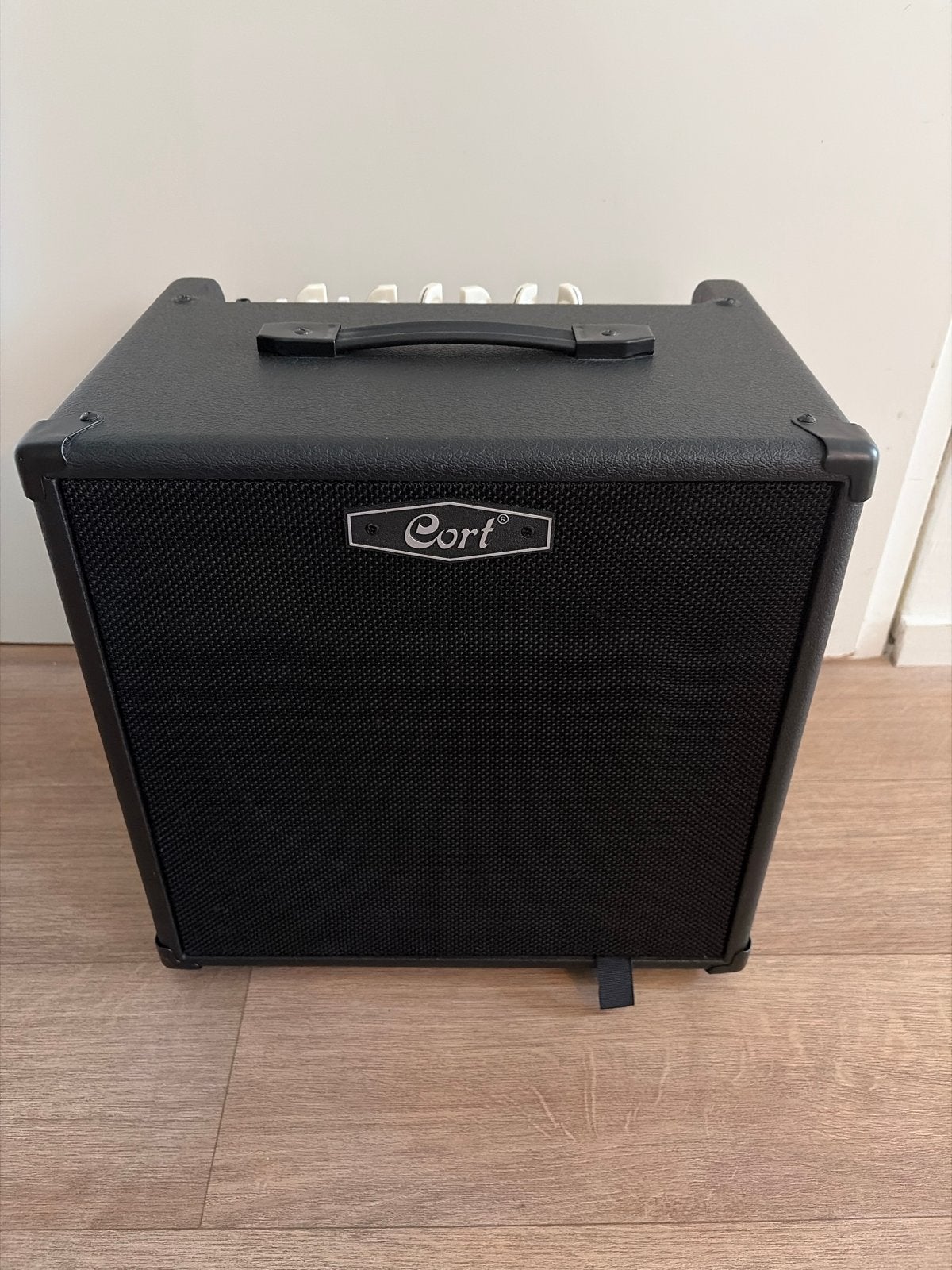 Cort CM40B Basversterker 40 Watt, Ophalen of Verzenden, Zo goed als nieuw, Basgitaar, Minder dan 50 watt