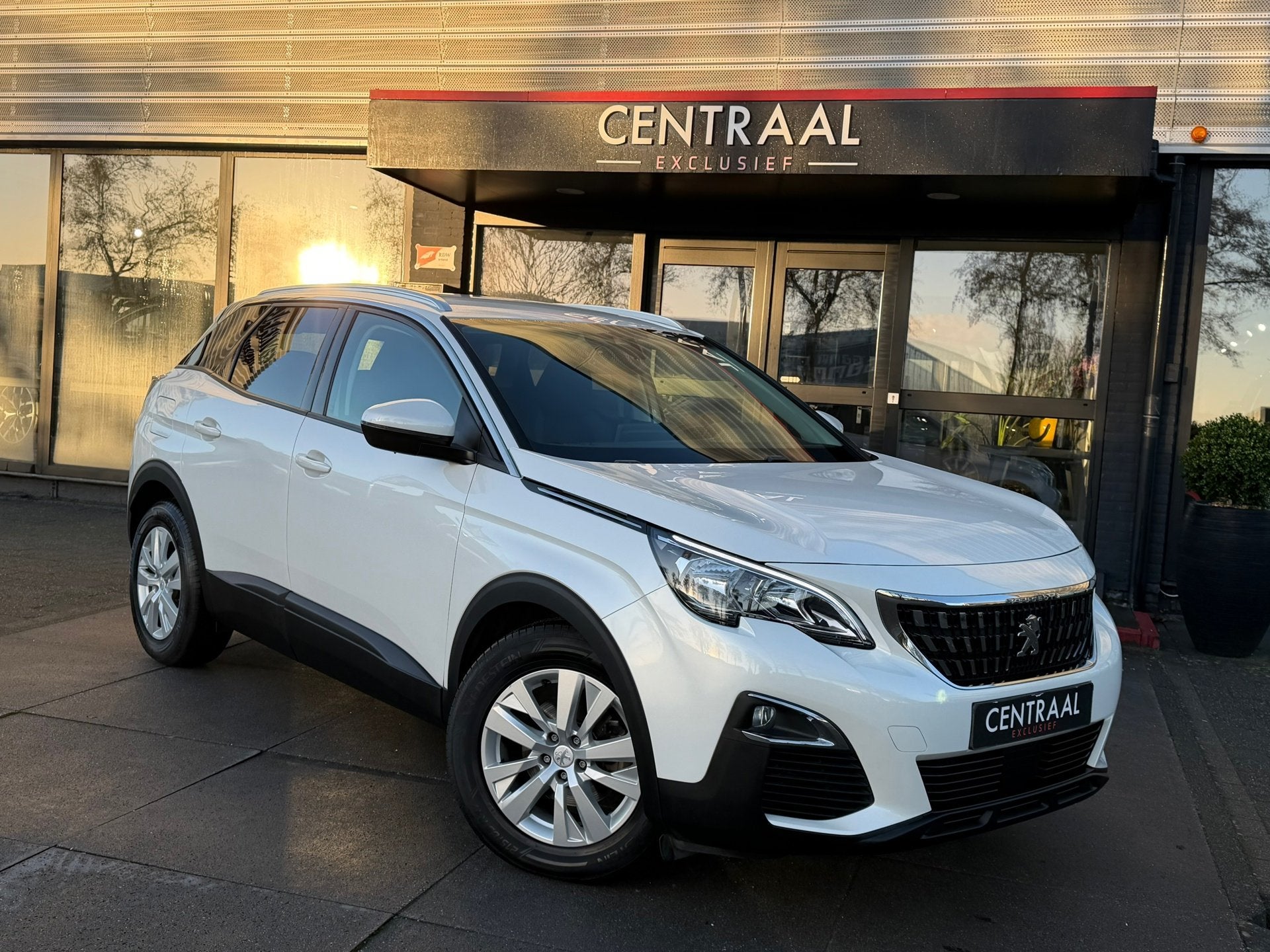 Peugeot 3008 1.2 PureTech Crossway Camera|131PK|CruisC.|Stoe, Voorwielaandrijving, Parkeersensor, Gebruikt, 1199 cc