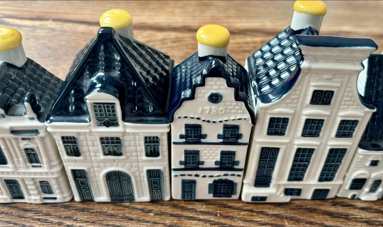 KLM Huisjes 8 stuks - Nummers 69, 86, 64, 3, 63, 89, 74, 12, Ophalen of Verzenden, Zo goed als nieuw