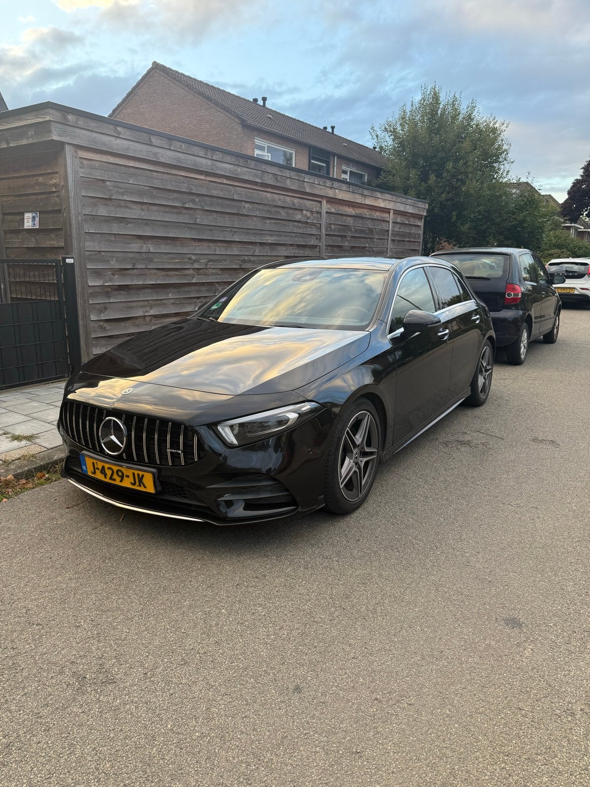 Mercedes-Benz A-Klasse A 200 163pk 7G-DCT 2018 Zwart, 4 cilinders, 75 €/maand, Particulier, 1600 kg