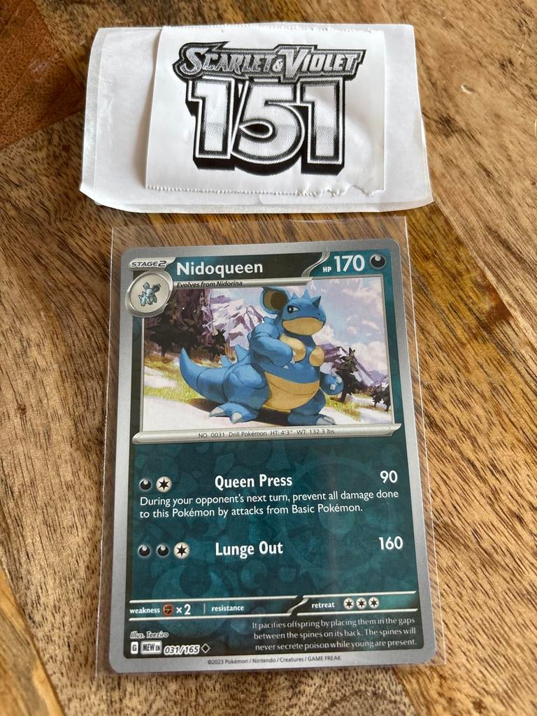 Nidoqueen 031/165 Pokémon Scarlet & Violet 151 Kaart, Ophalen of Verzenden, Zo goed als nieuw, Losse kaart