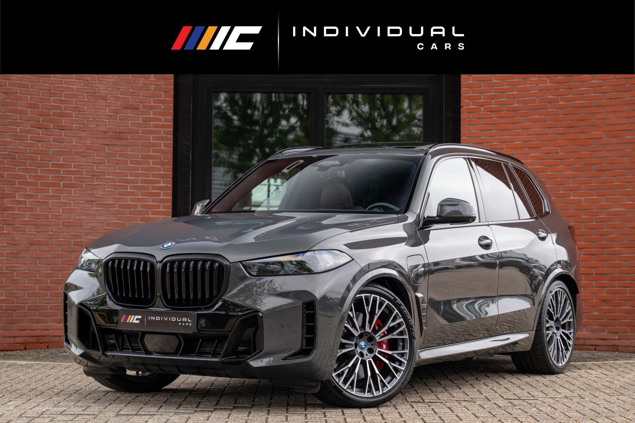 BMW X5 xDrive50e M-Sport Pro Pano Carbon H/K 22'', Auto's, Automaat, Dealer onderhouden, Automatische klimaatregeling, Gebruikt