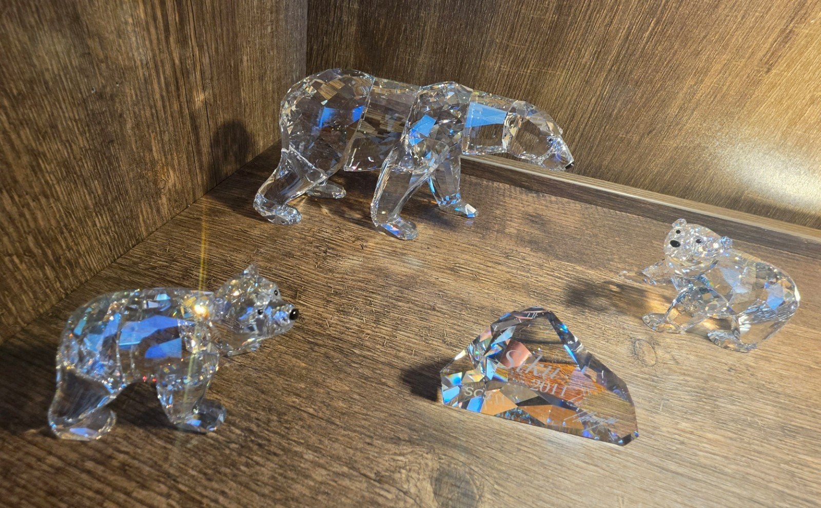 Swarovski kristal ijsbeer met 2 jongen d/c, Ophalen of Verzenden, Zo goed als nieuw, Figuurtje