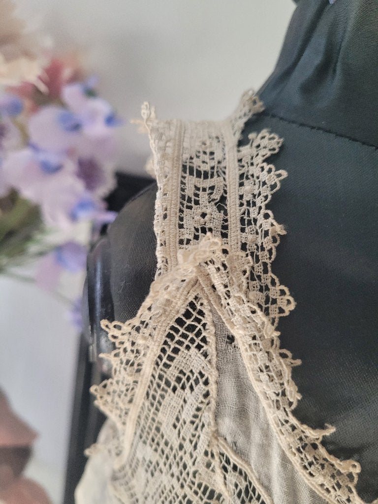 Antiek ragfijn kinderjurkje, Antiek en Kunst, Ophalen of Verzenden, Kinderen, Vintage antiek oud