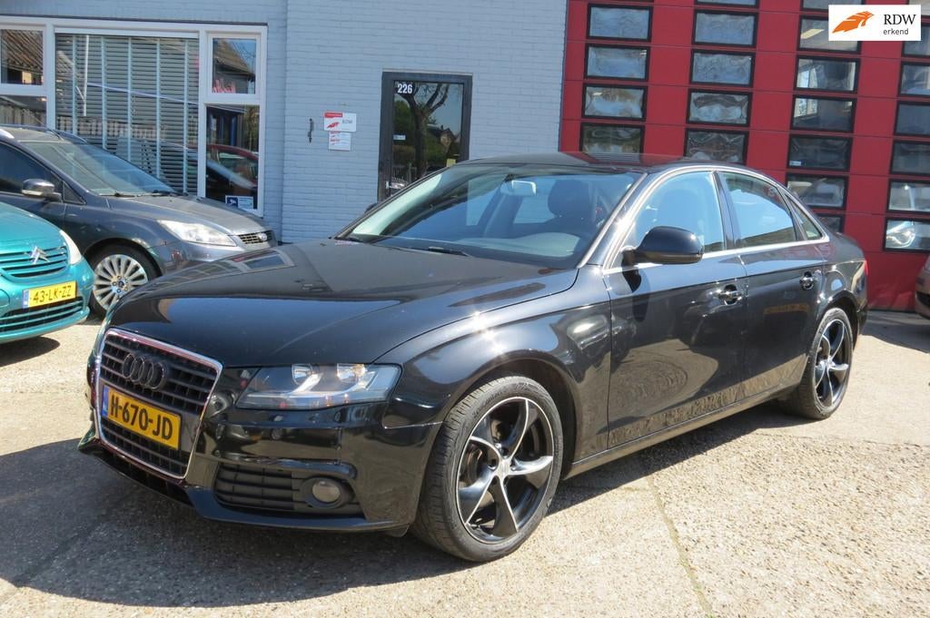 Audi A4 Limousine 1.8 TFSI , Airco ,18 " INCH , Nwe APK, Gebruikt, 4 cilinders, A4, Zwart