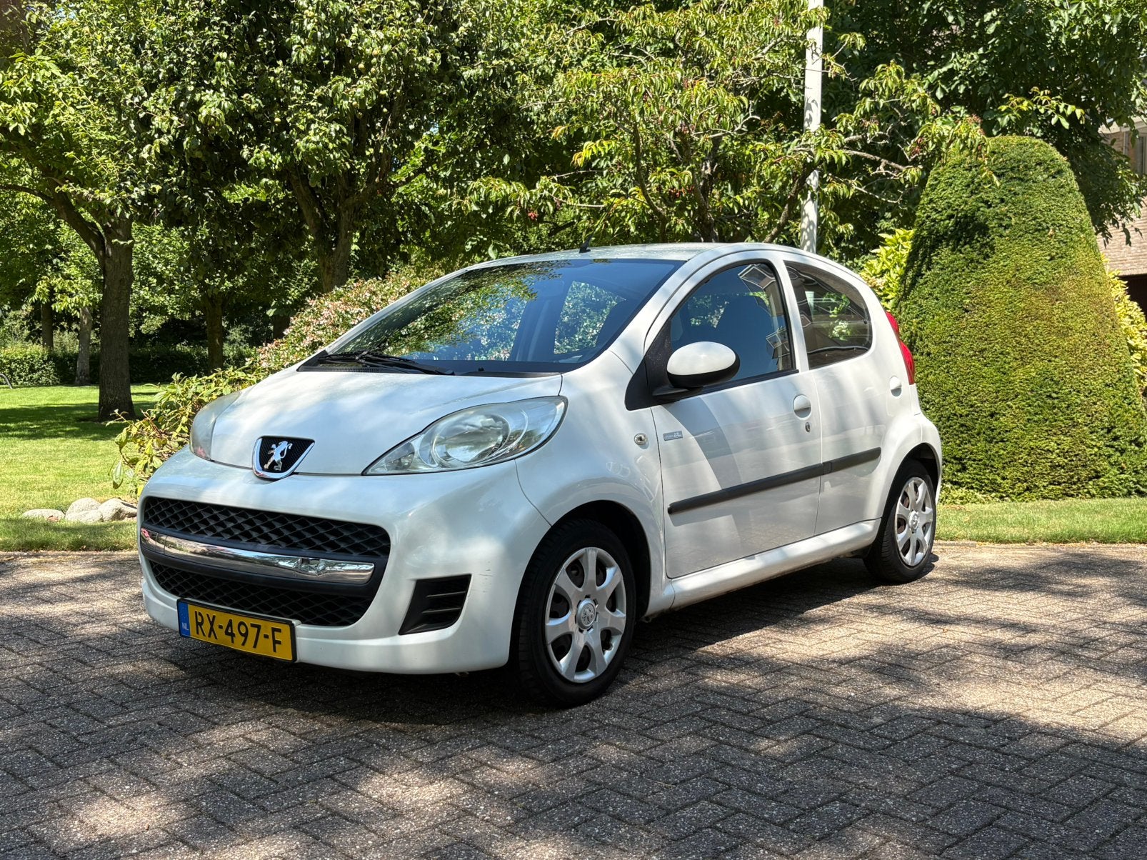 Peugeot 107 1.0 12V 5DR 2010 Wit, Voorwielaandrijving, 4 stoelen, Bedrijf, Handgeschakeld