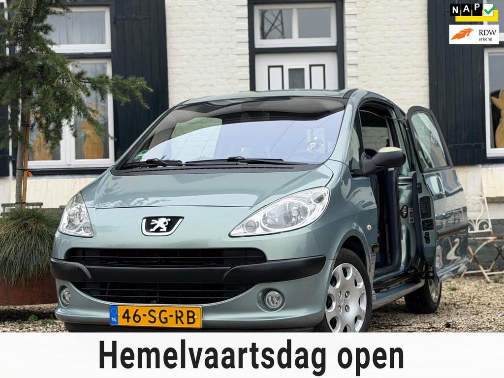 Peugeot 1007 1.4 Gentry|Automaat|93DKM!|NAP|Nette auto!, Auto's, Zwart, 4 cilinders, 4 stoelen, 49 €/maand