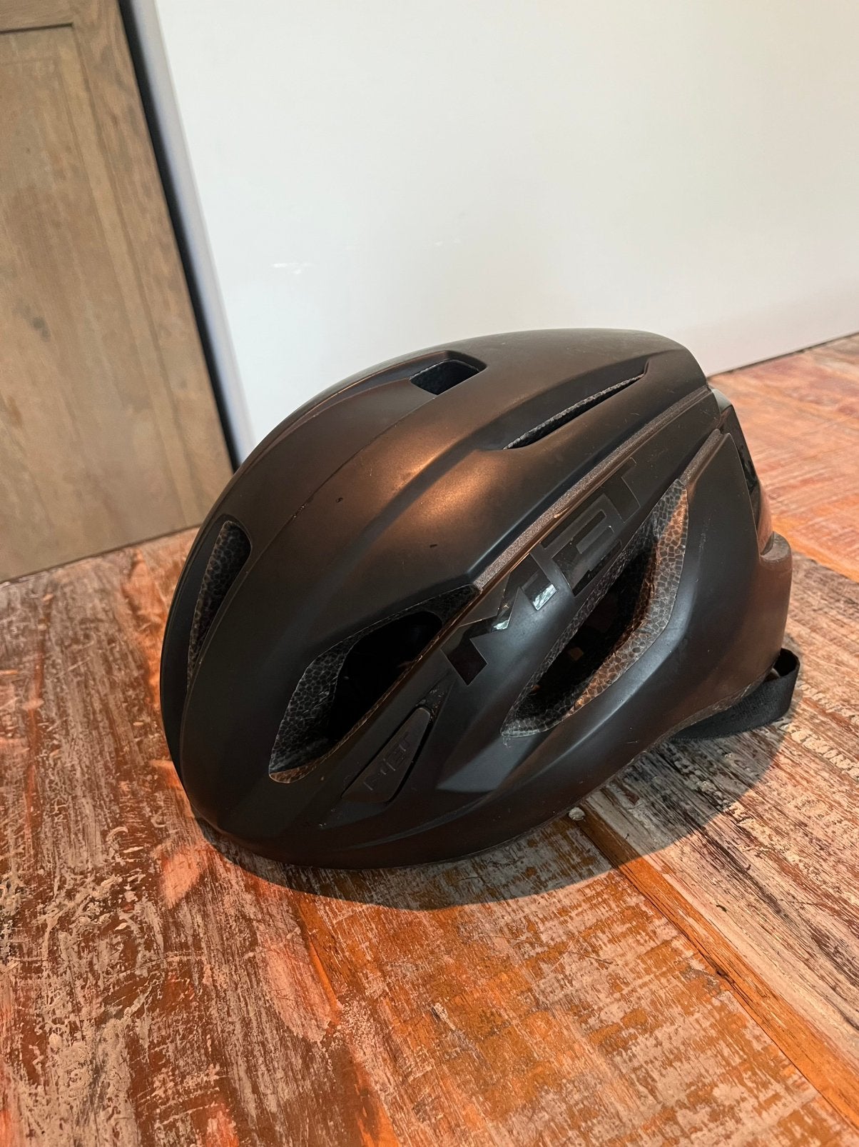 MET Strale racefiets helm maat M mat zwart 20 euro, Ophalen of Verzenden, Zo goed als nieuw, M, Heer of Dame