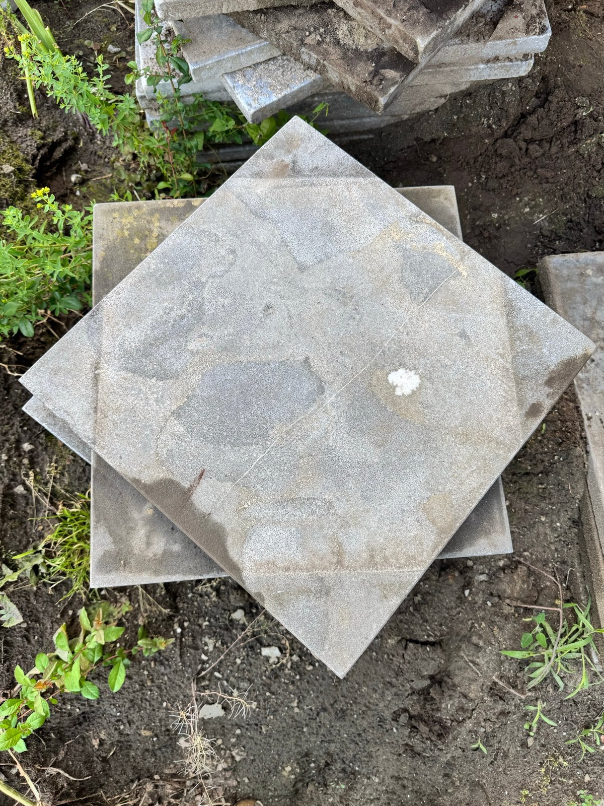 21 Grijze Vierkante Tegels - hardsteen 40 bij 40cm, Ophalen, 40 tot 60 cm, Gebruikt, 5 tot 10 m²