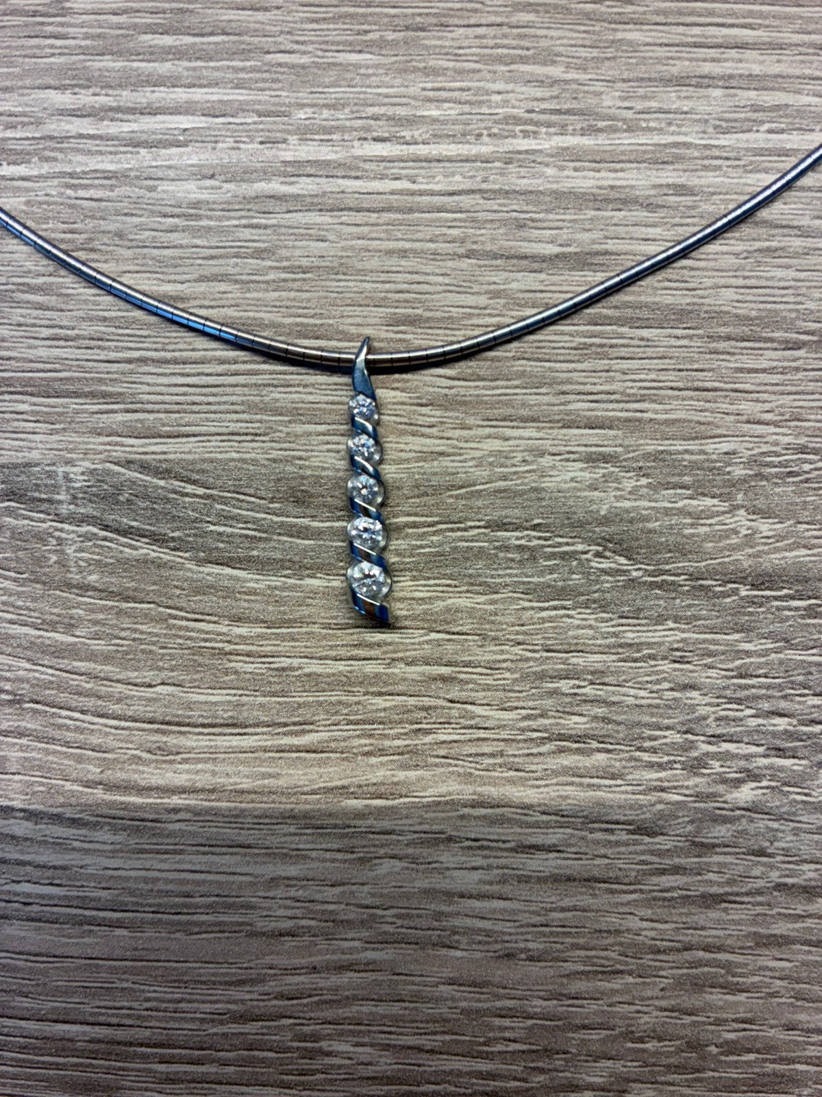 Wit gouden collier met bijpassende oorknoppen diamant, Ophalen, Met hanger, Gebruikt, Wit