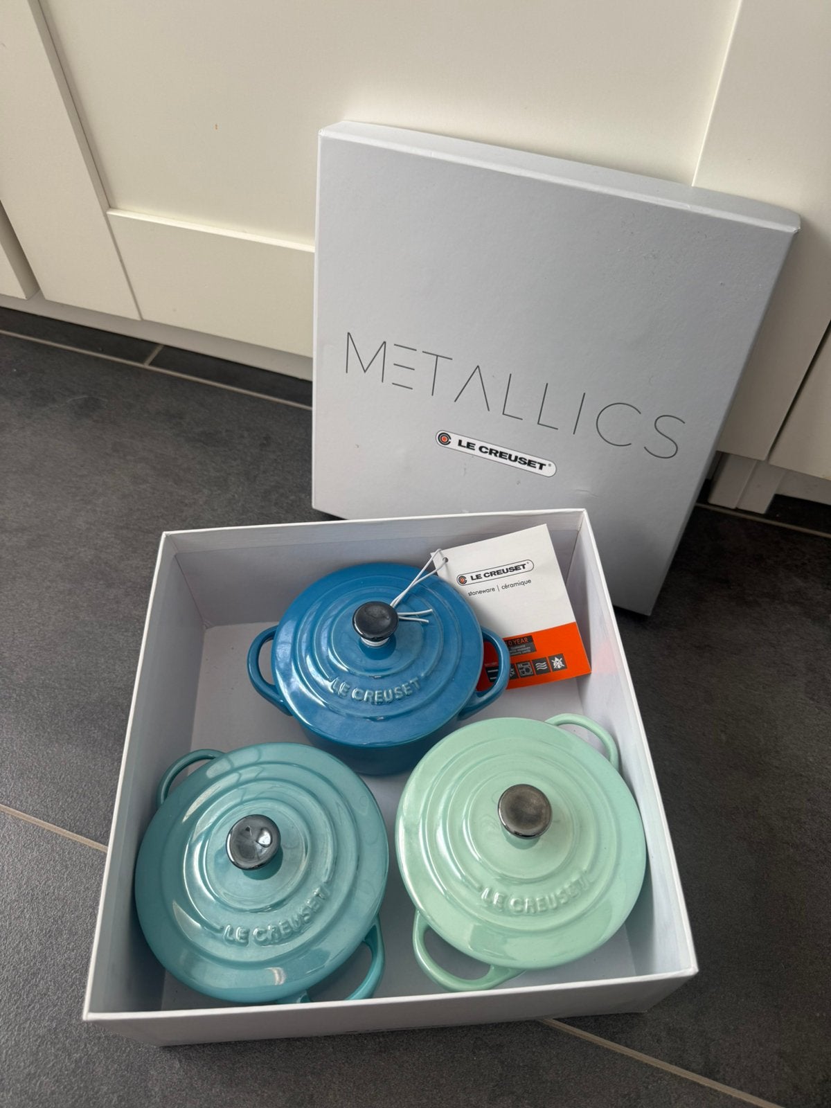 LE CREUSET | Metallics Mini Cocotte 10 cm | set van 3, Braadpan, Nieuw, Le Creuset, Ophalen of Verzenden