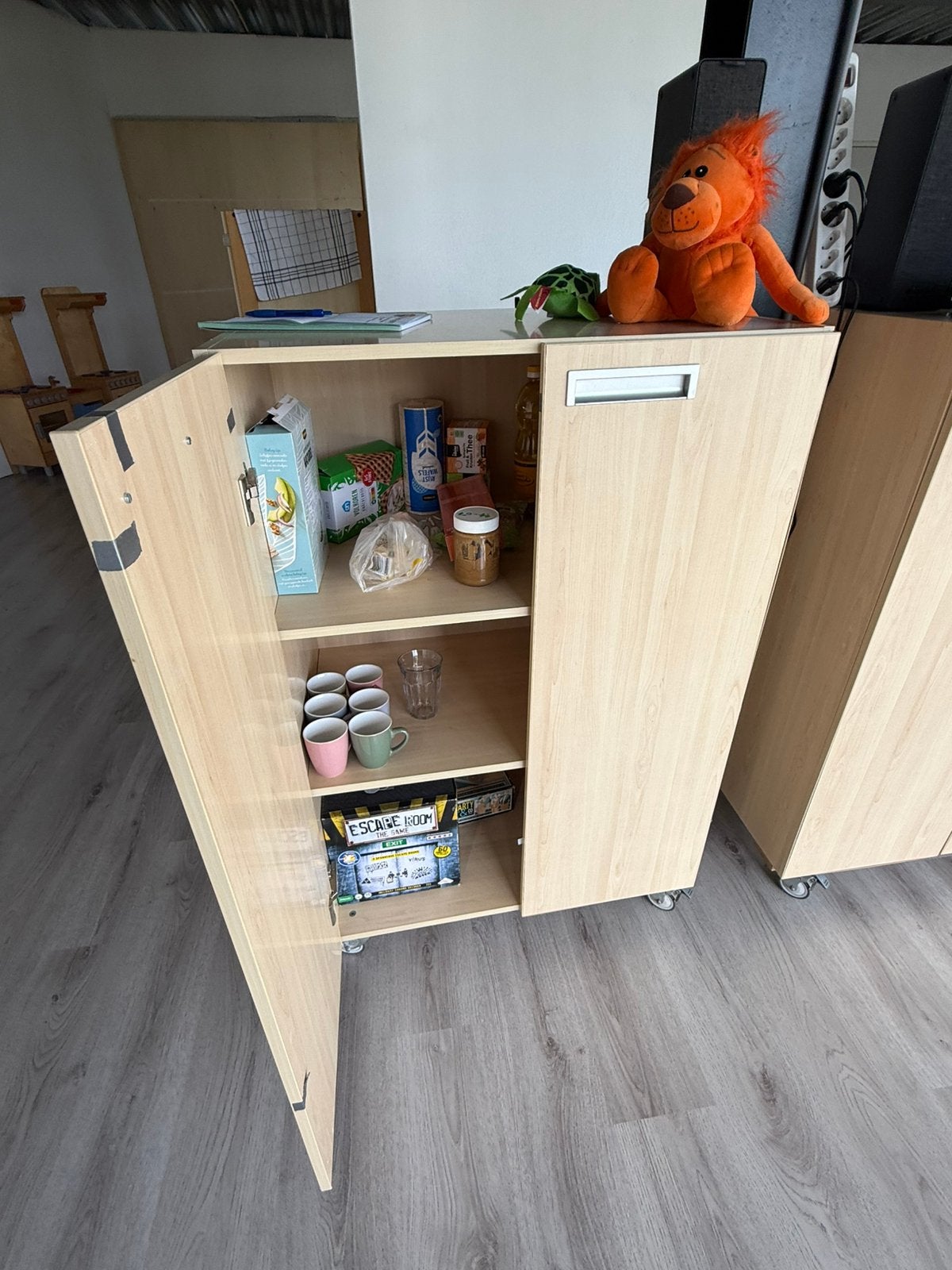 2 verrijdbare opbergkasten / voorraadkasten, Huis en Inrichting, Ophalen, Gebruikt, 25 tot 50 cm, 100 tot 150 cm