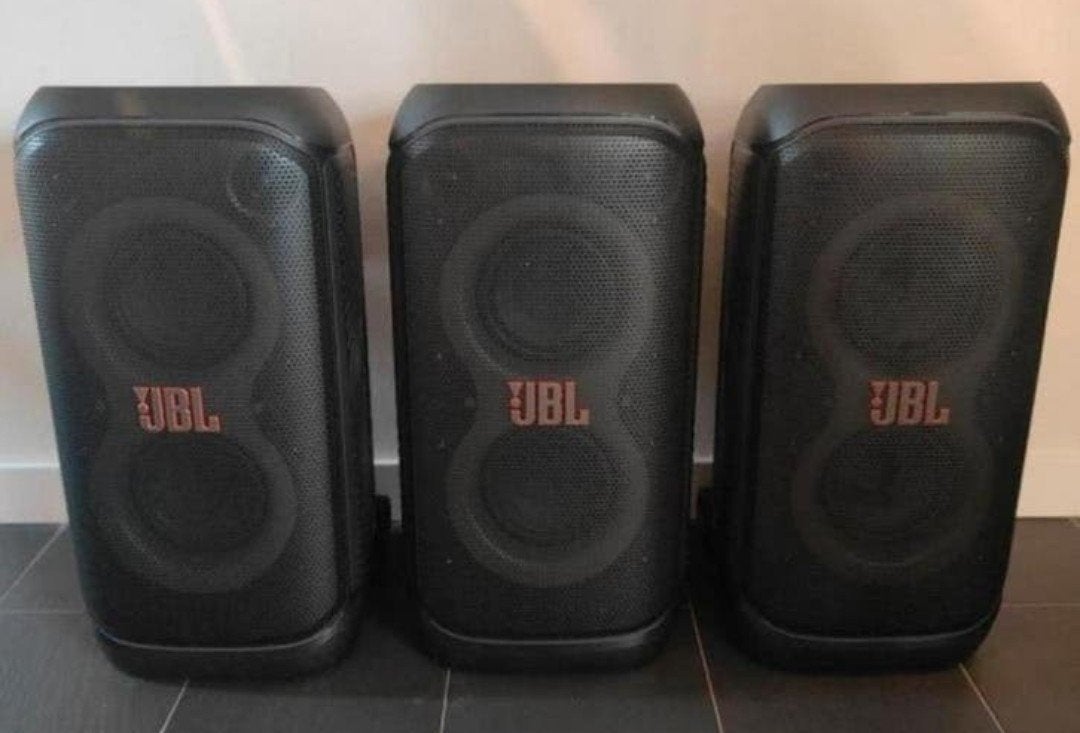 JBL party box 310 - 320 speakers te huur, Ophalen, 150 watt of meer, JBL