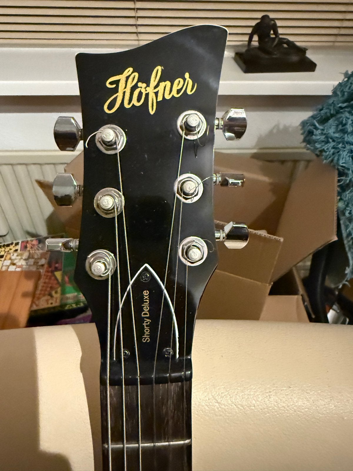 Hofner Shorty Deluxe Reisgitaar - Compact en Krachtig, Ophalen, Zo goed als nieuw, Solid body, Overige merken