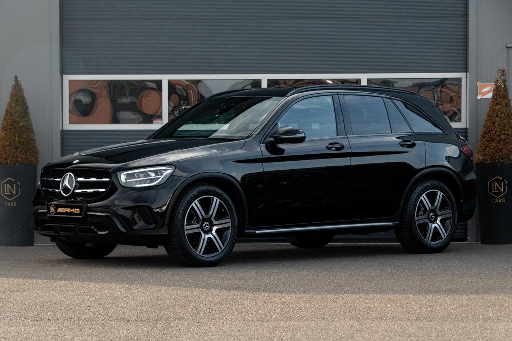 Mercedes GLC-klasse 200 4MATIC | DAB | Leder | Carplay, Automaat, Gebruikt, Met garantie (alle), Zwart
