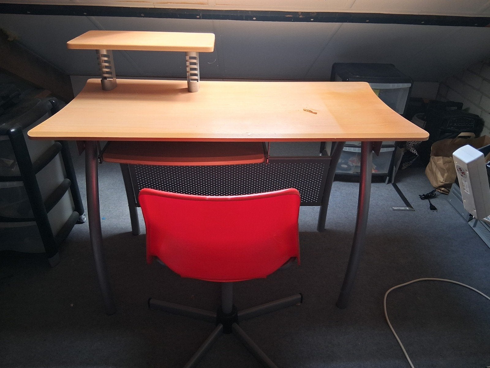 Computerbureau met uitschuifbaar toetsenbordblad, Ophalen, Opzetstuk, Gebruikt, Hout