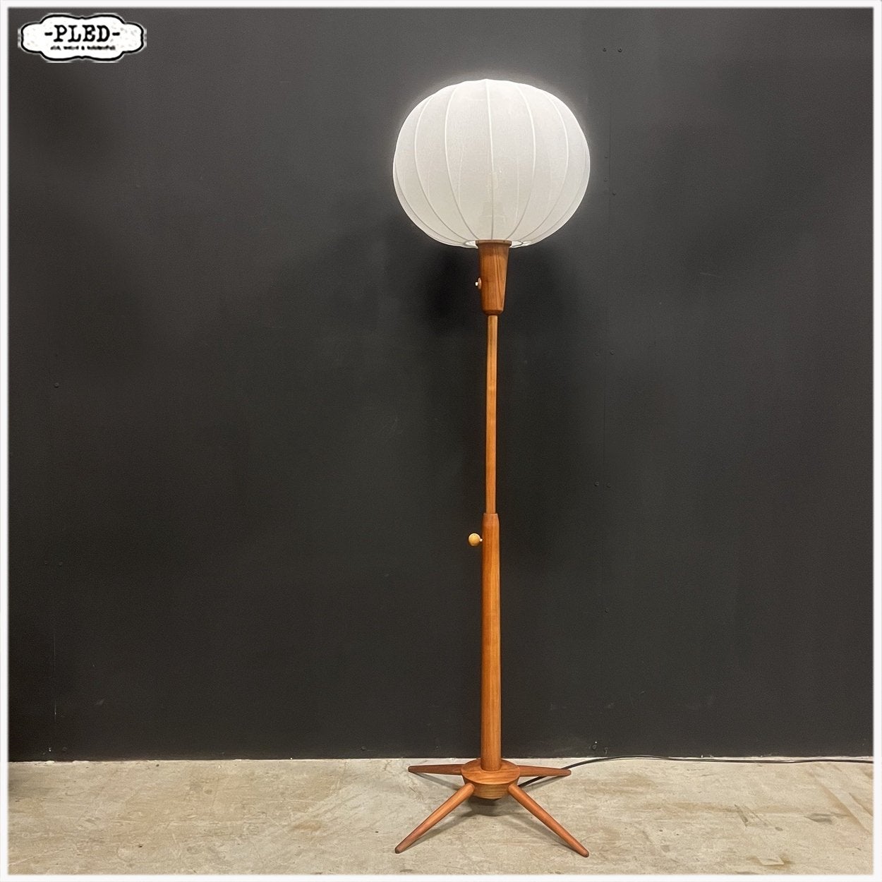 Vintage Uluv vloerlamp, Tsjechoslowakije 1960s Lamp, Ophalen, Vintage Design Boho Japandi Midcentury, Gebruikt, 100 tot 150 cm