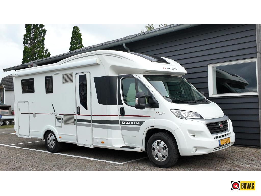 Adria Matrix Plus 670 SL ENKELE BEDDEN + HEFB, Caravans en Kamperen, Campers, Bedrijf, tot en met 6, Half-integraal, Adria, Fiat