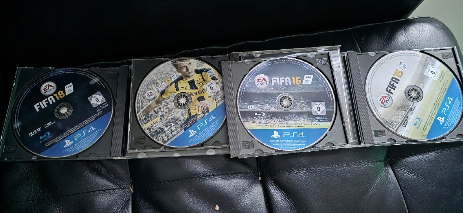 FIFA PS4 Games: FIFA 15, 16, 17, 18 - Voetbalplezier!, Gebruikt, 2 spelers, Ophalen of Verzenden, Eén computer