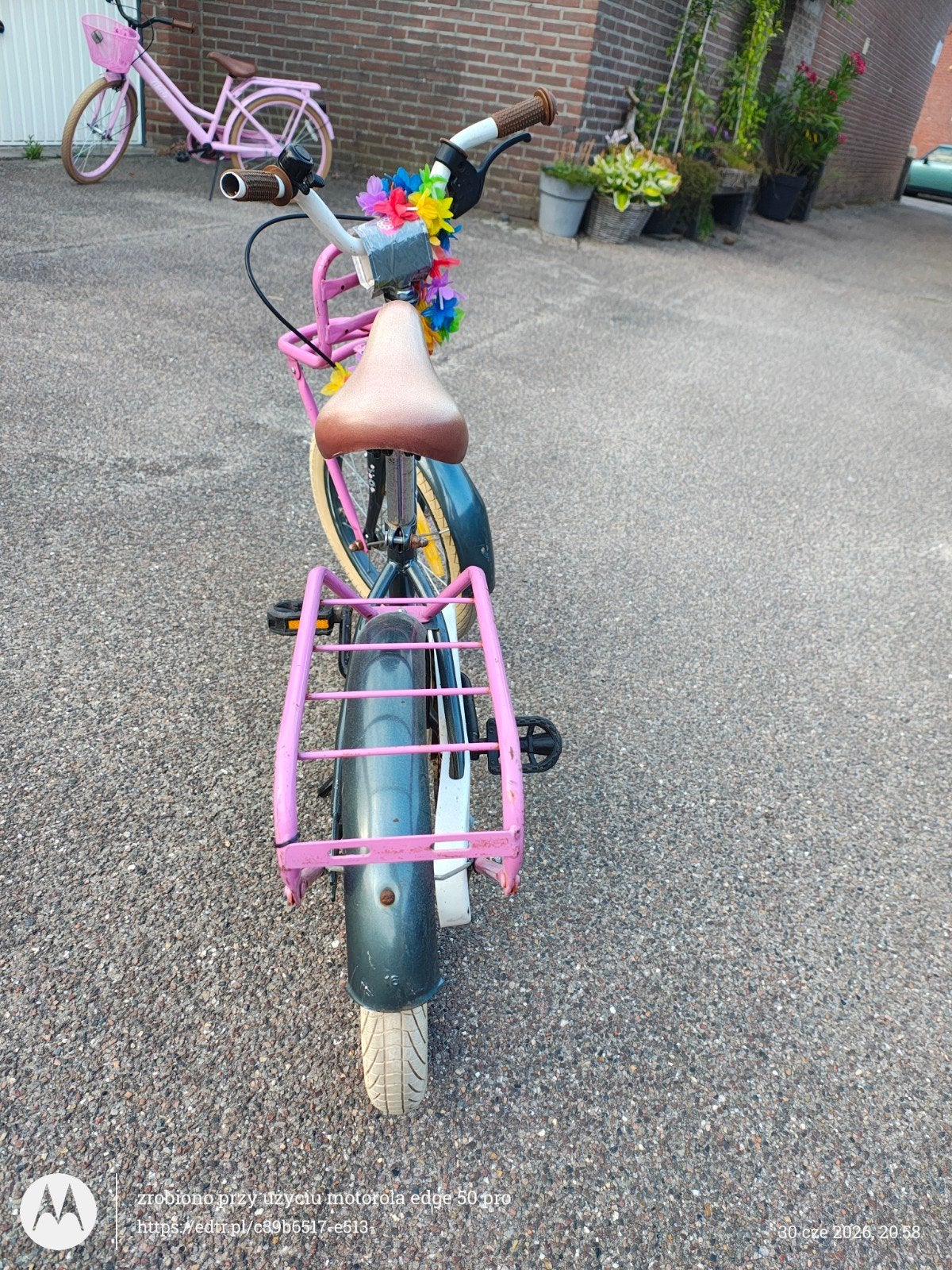 Amigo Bloom Kinderfiets 16 inch met bagagedrager, Fietsen en Brommers, Fietsen | Kinderfietsjes, Ophalen, Gebruikt, Terugtraprem