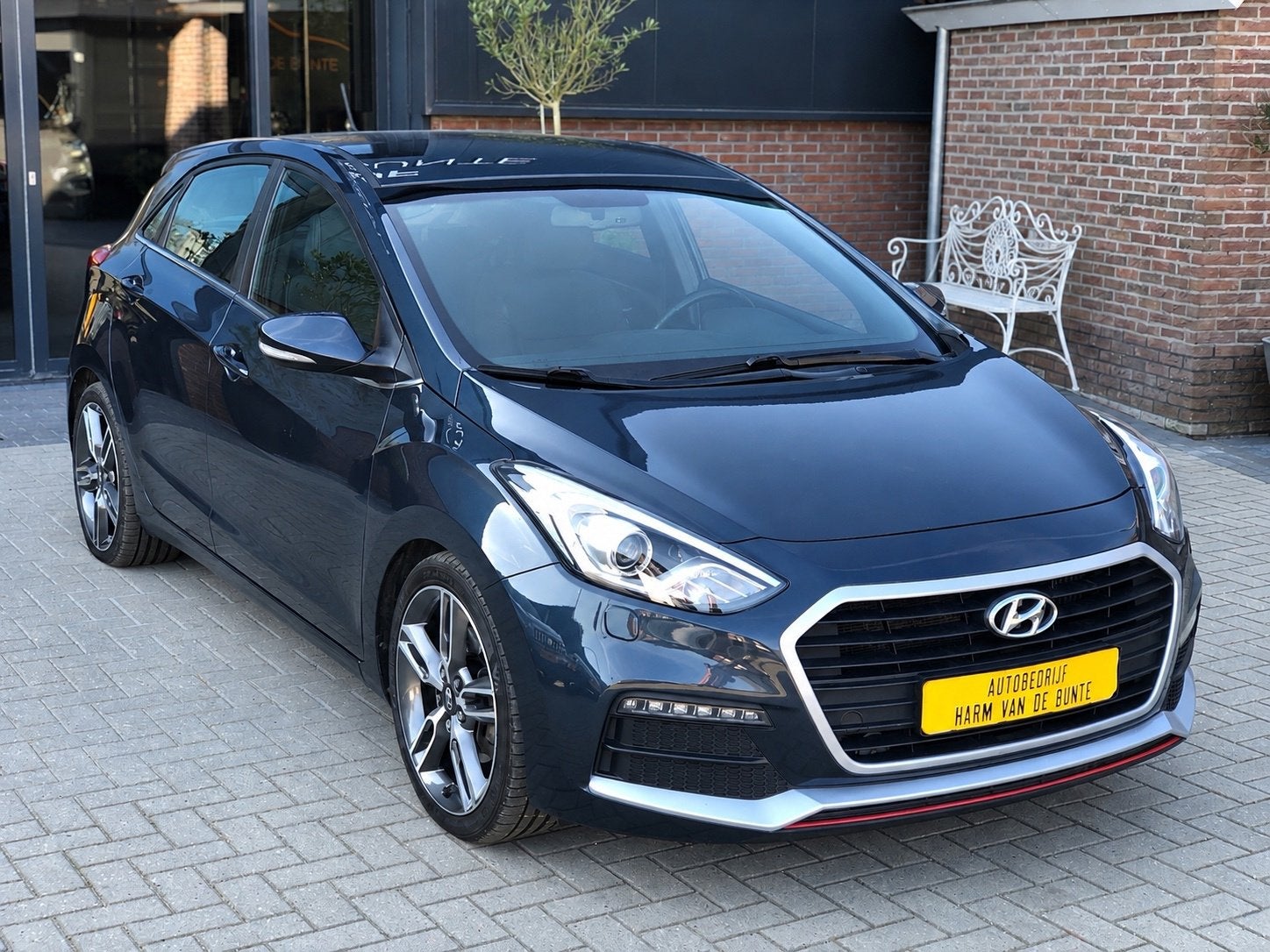 Hyundai I30 1.6 GDi turbo 186 PK i-Motion XENON LED CRUISE C, Voorwielaandrijving, Dealer onderhouden, Gebruikt, Leder en Stof