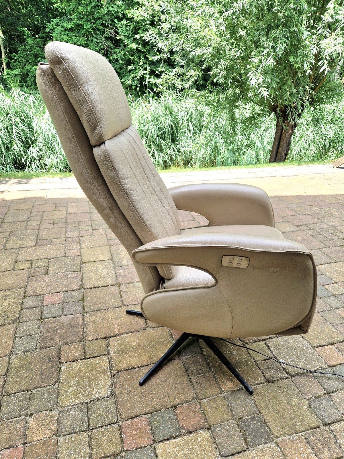 Foto 2 van Electrische Relaxfauteuil