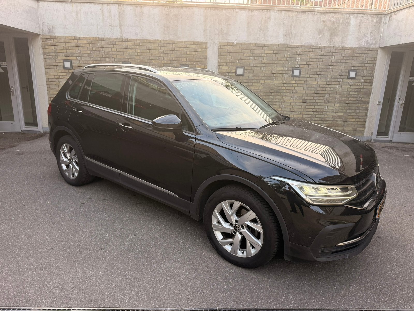 Volkswagen Tiguan 1.5 TSI 130pk 2021 Zwart, Voorwielaandrijving, 1498 cc, 4 cilinders, Zwart