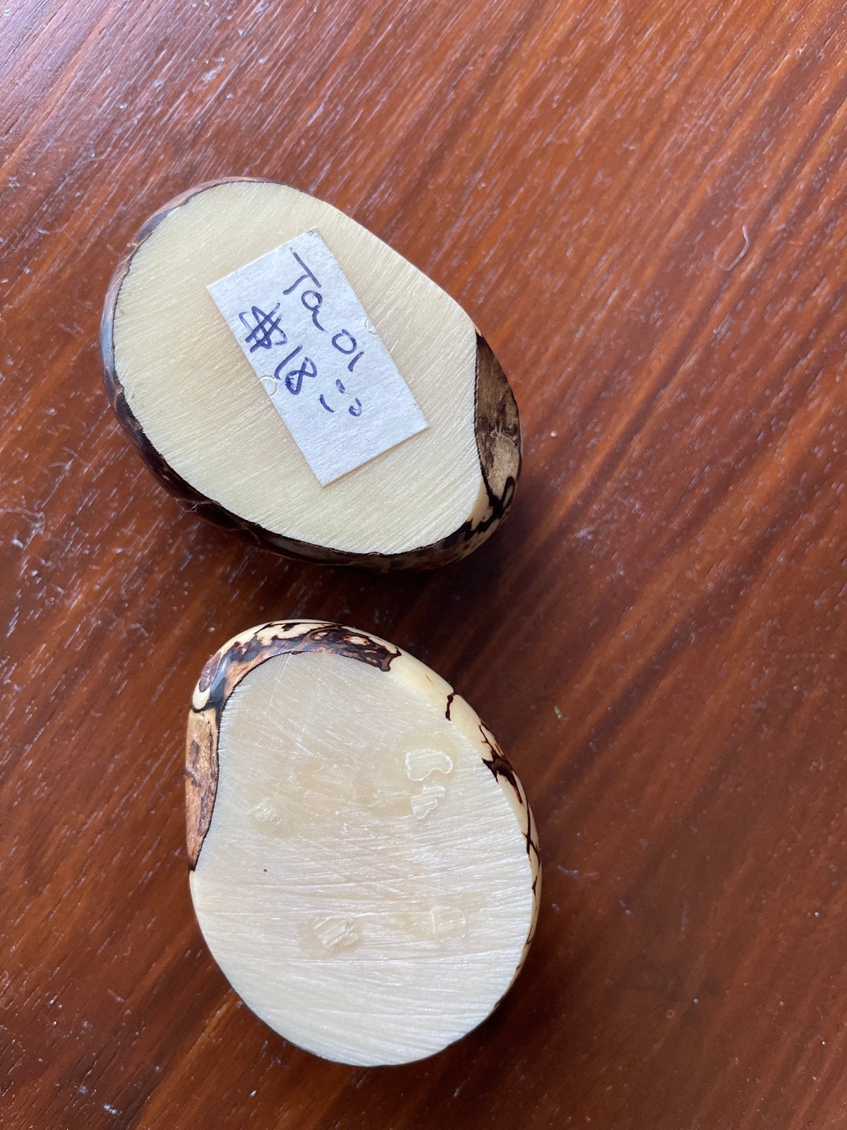 Twee halve houten bonen decoratie, Ophalen of Verzenden