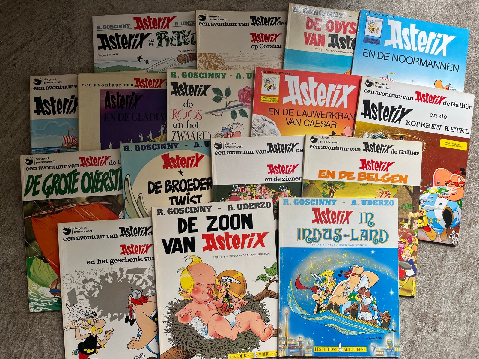 Grote collectie Asterix stripboeken - Diverse avonturen, Meerdere stripboeken, Ophalen of Verzenden, Gelezen
