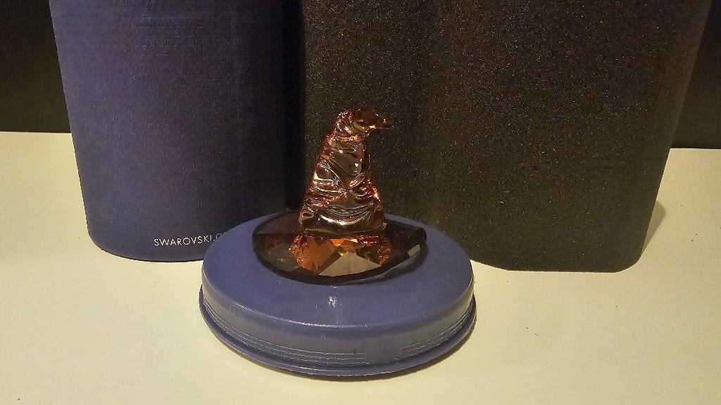 Swarovski Harry Potter Sorting Hat! NIEUW!, Verzamelen, Swarovski, Ophalen of Verzenden, Nieuw, Figuurtje