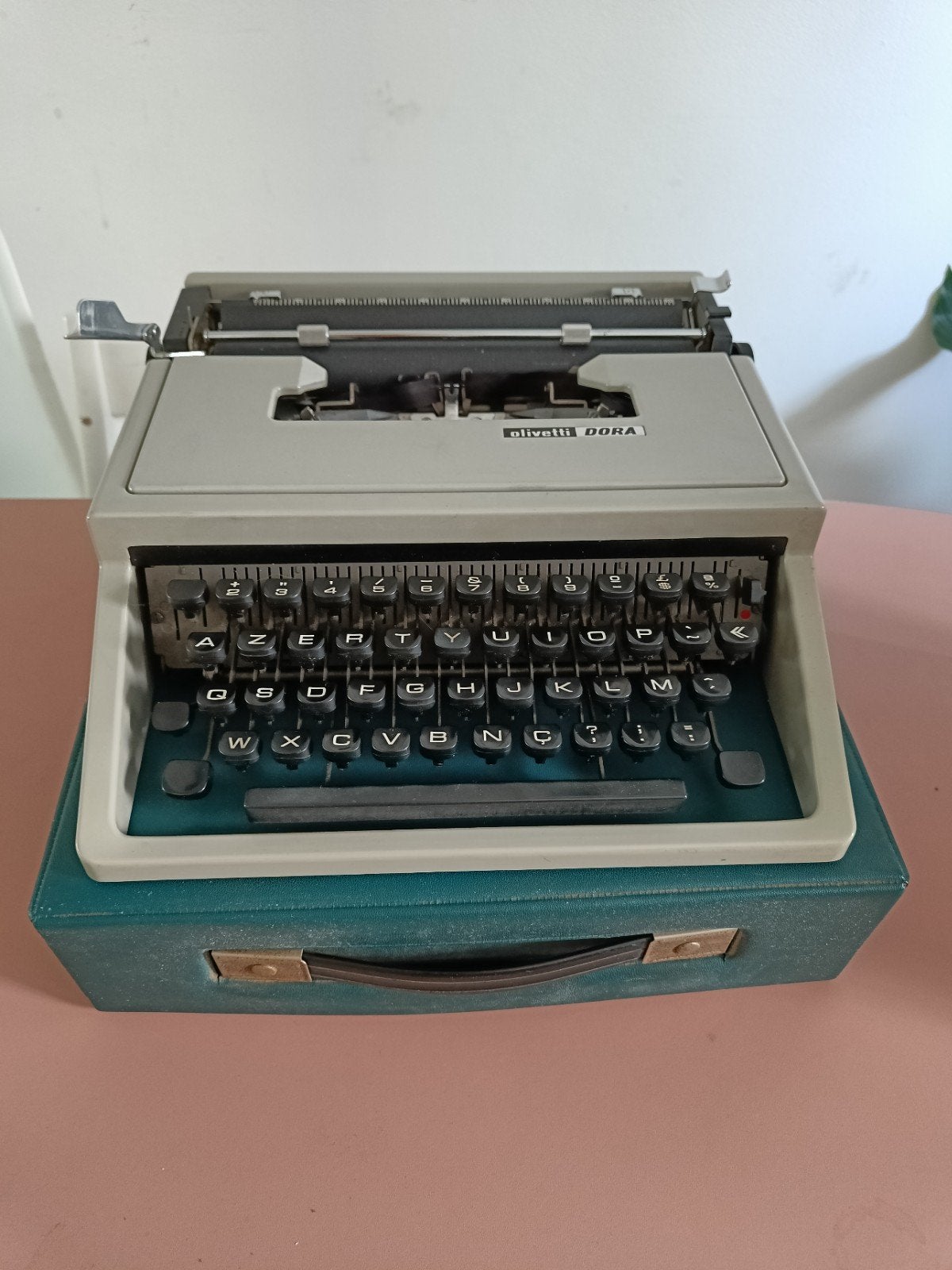 Olivetti Dora design typemachine, Ophalen of Verzenden, Gebruikt