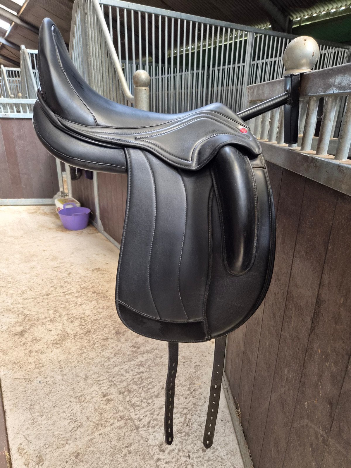 Edix Ishya 18", valt als 17.5", Verzenden, Zo goed als nieuw, Dressuur