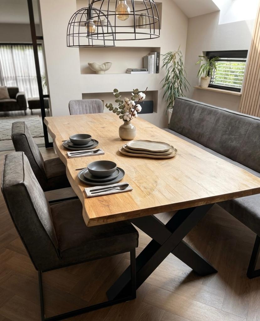 Eetkamerset - eiken boomstamtafel- bankje en 4 stoelen, Ophalen, Zo goed als nieuw