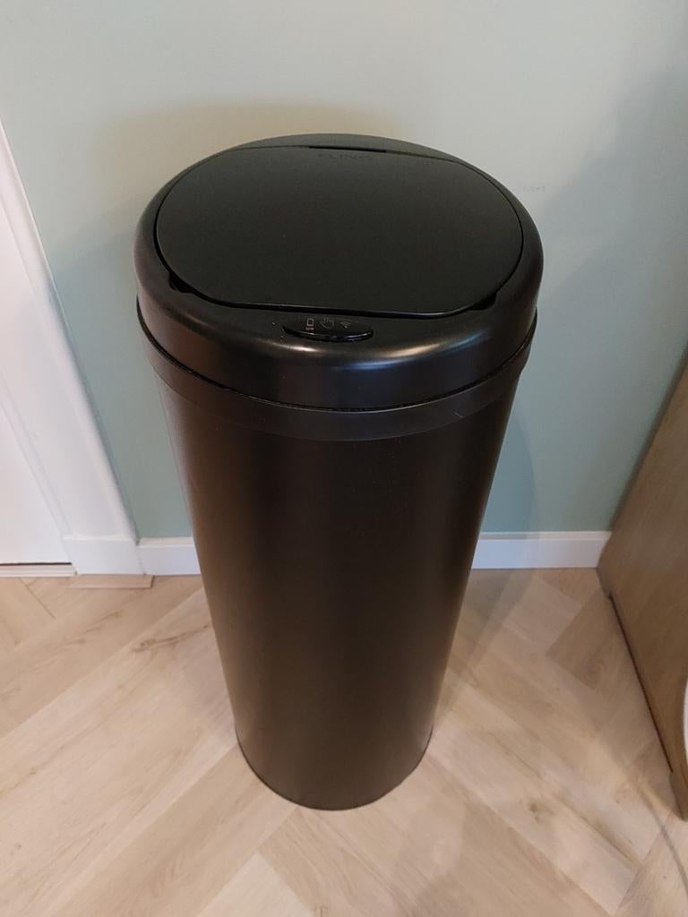 Afvalbak 60 liter met automatische klep, Ophalen