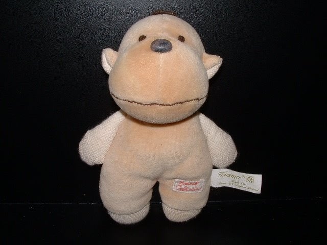 TIAMO AAPJE NIEUW CA 18 CM LANG. MET RAMMELTJE IN HET, Verzenden, Nieuw, Overige typen