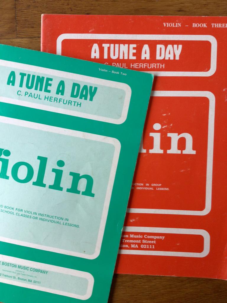 C. Paul Herfurth, A tune a day, violin, delen 2 en 3, viool, Klassiek, Les of Cursus, Ophalen of Verzenden, Zo goed als nieuw