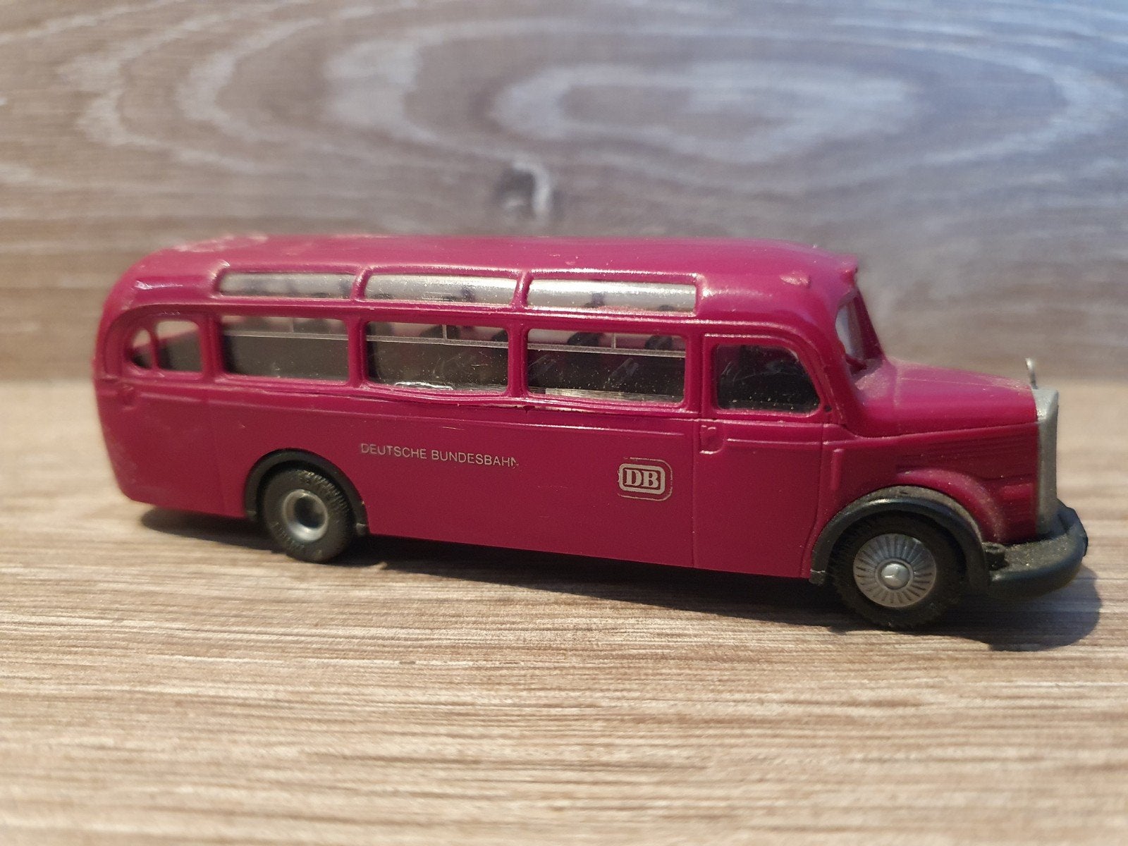 Praline Mercedes-Benz O3500 Deutsche Bundesbahn 1:87, Ophalen of Verzenden, Gebruikt, Bus of Vrachtwagen