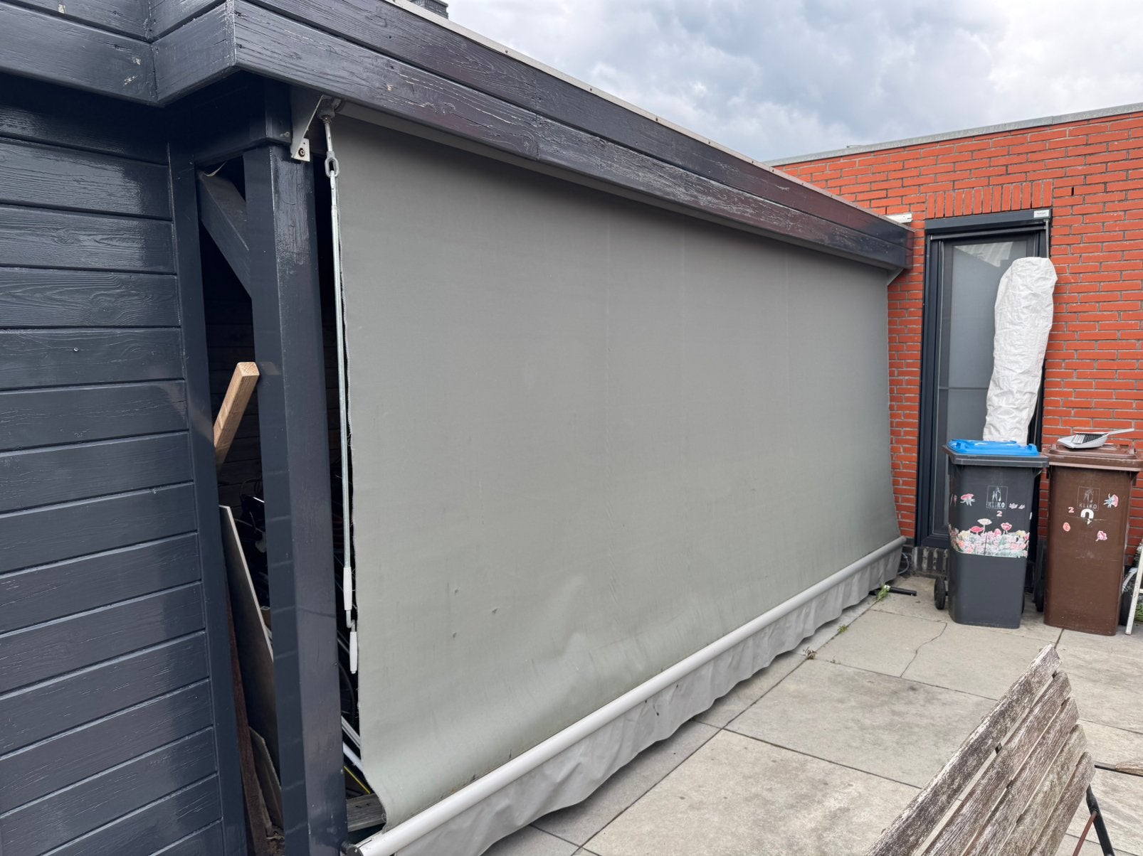 Verticaal oprolbaar regenscherm., Doe-het-zelf en Verbouw, Zeil en Folie, Ophalen, Gebruikt, 5 tot 10 m², Zeil