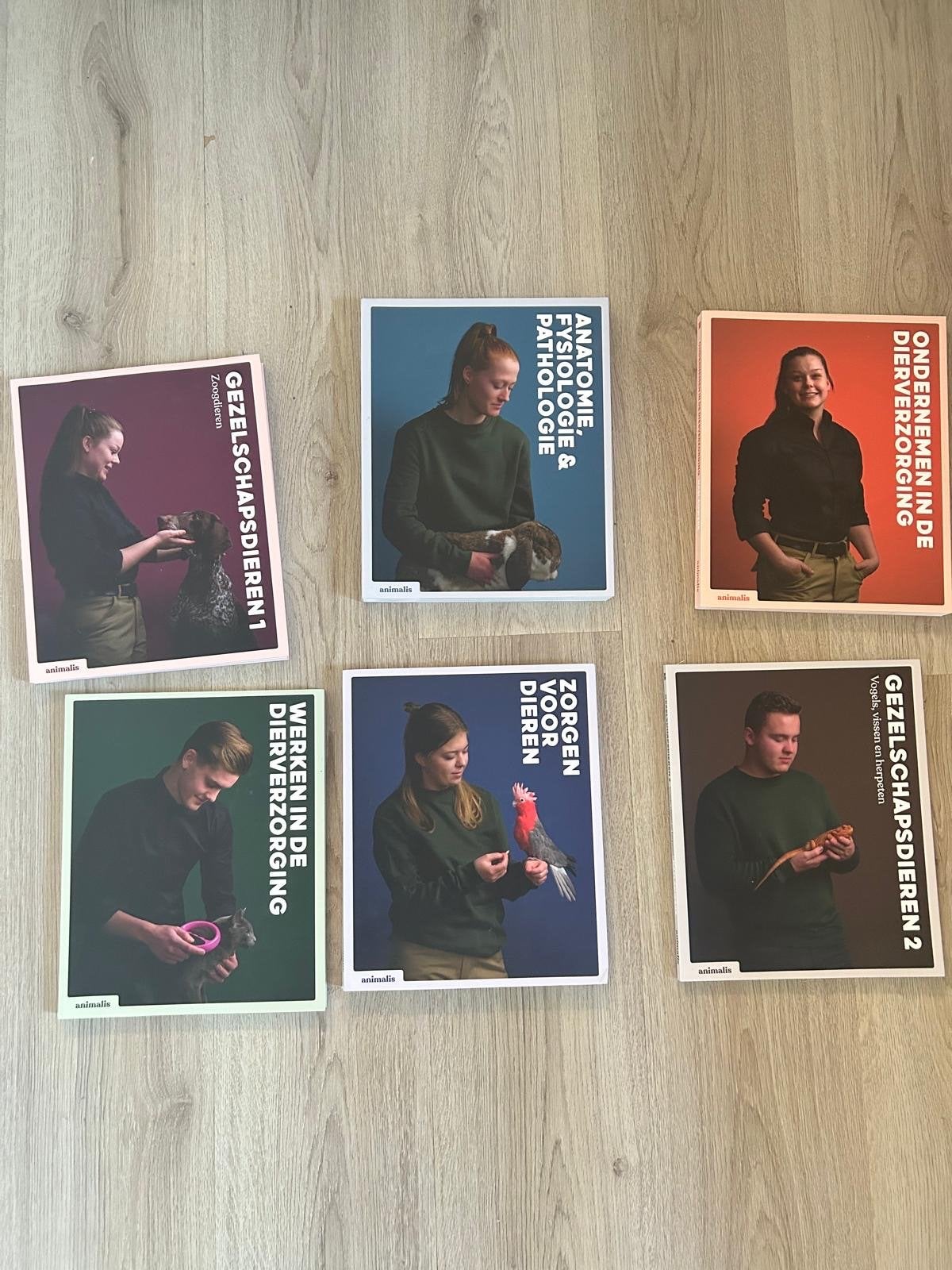 Zorgen voor Dieren - Animalis (MBO Dierverzorging), Ophalen of Verzenden, Beta, Zo goed als nieuw, MBO