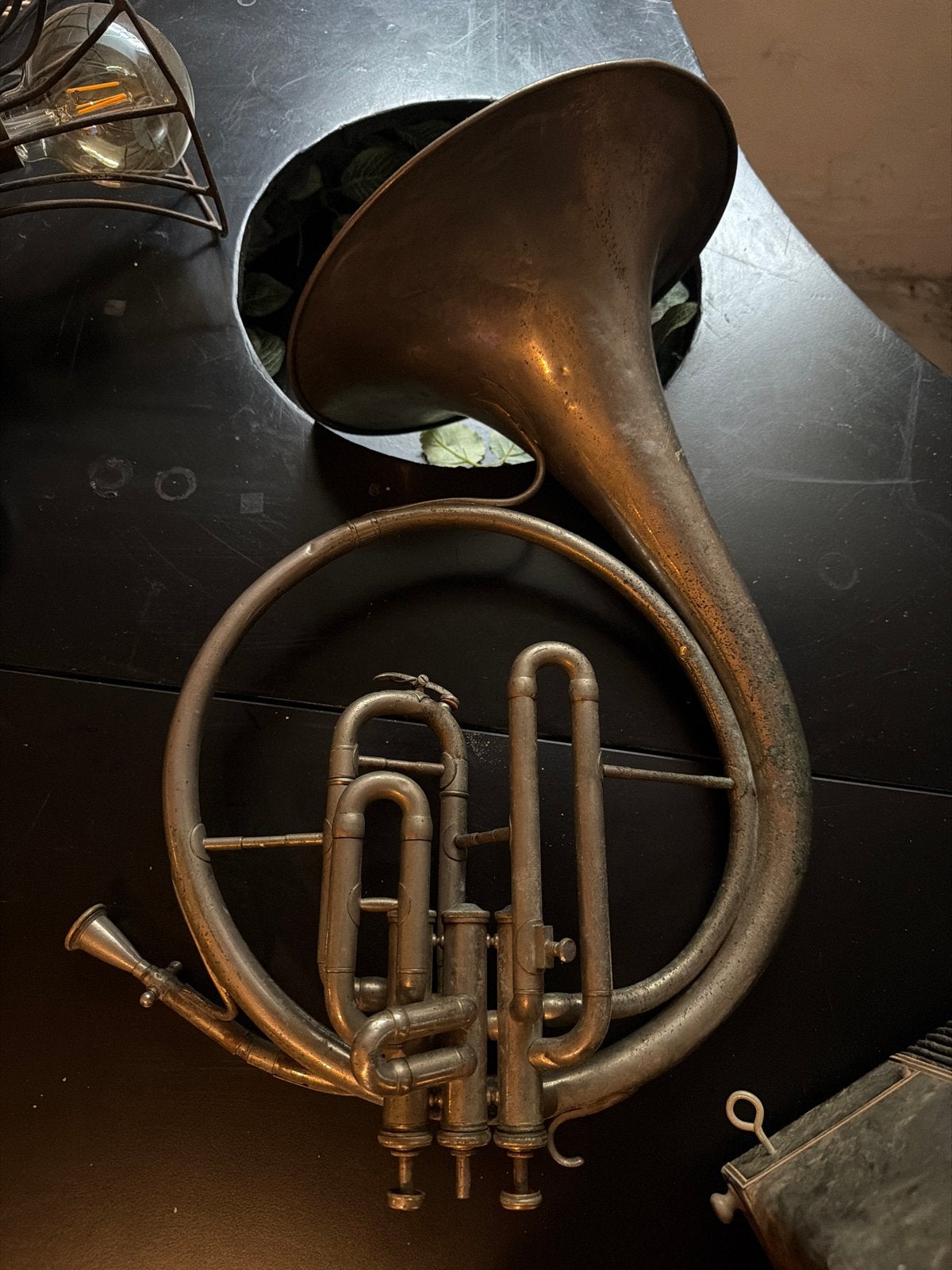 Antieke Hoorn - Decoratief Muziekinstrument, Muziek en Instrumenten, Blaasinstrumenten | Hoorns, Ophalen, Gebruikt, Overige typen