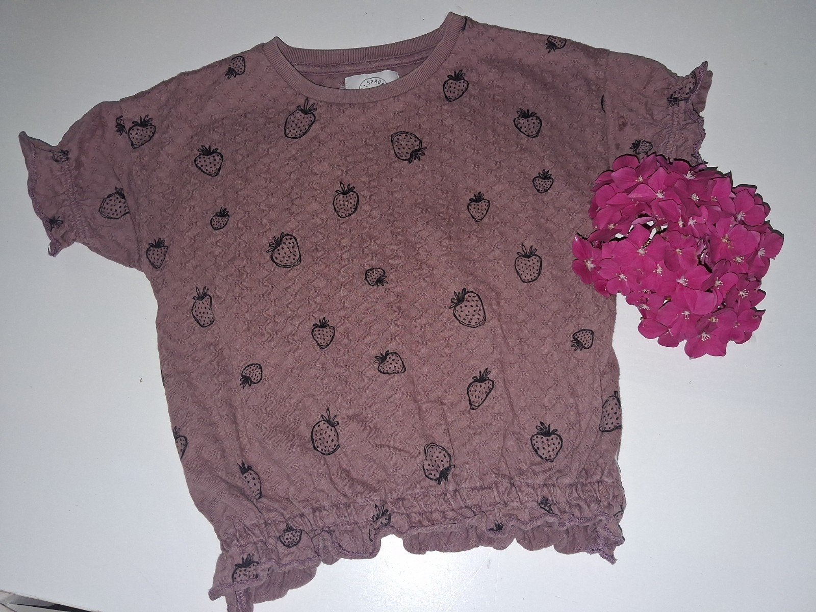 Sproet en Sprout Meisjes Shirt Maat 110 met Aardbeienprint, Ophalen, Gebruikt, Meisje, Shirt of Longsleeve