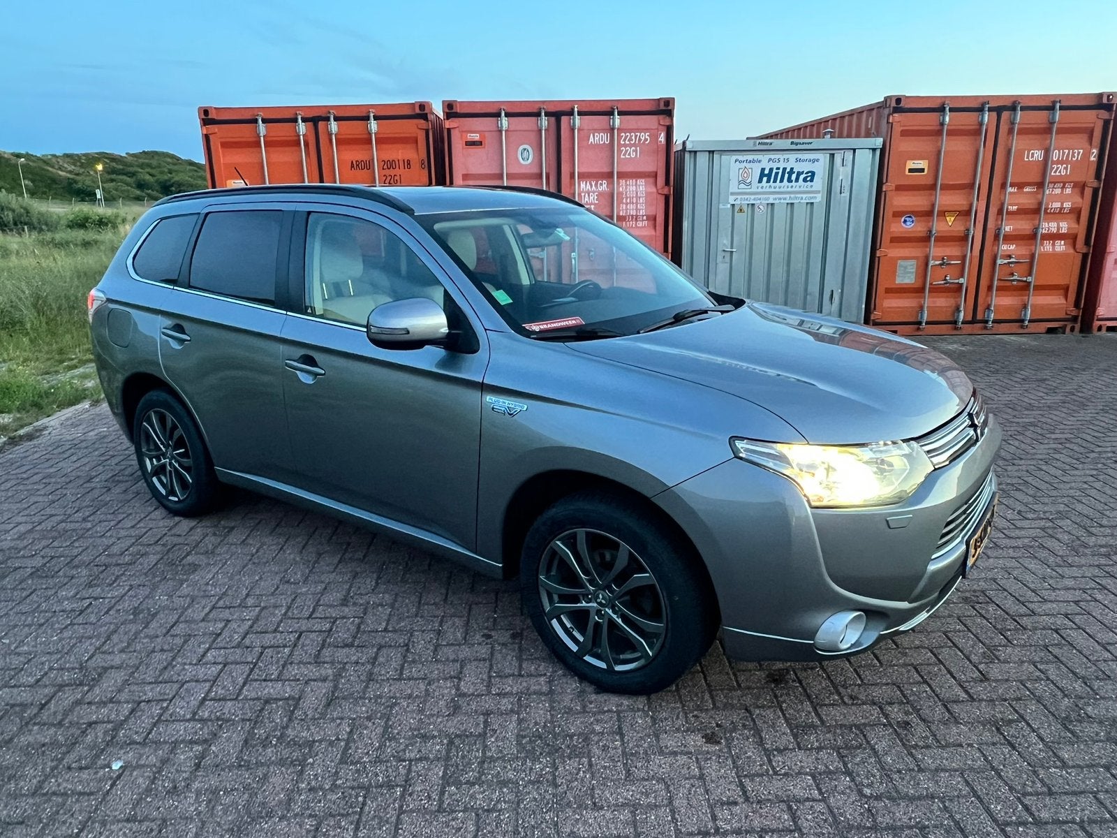 Mitsubishi Outlander 2.0 Dohc Mivec Phev 203pk 4WD CVT 5P, 1998 cc, Outlander, Beige, 4 cilinders