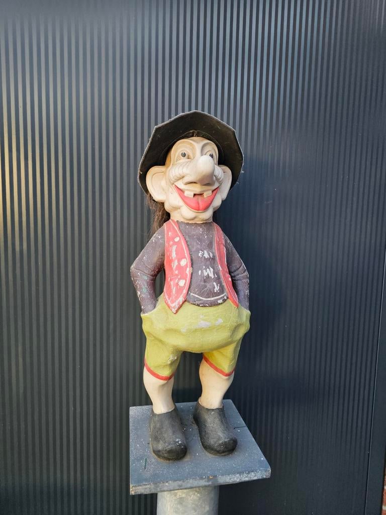 Grote Tuinkabouter op Zuil - 170 cm - Speels & Kleurrijk, Ophalen of Verzenden, Gebruikt, Overige materialen, Tuinkabouter